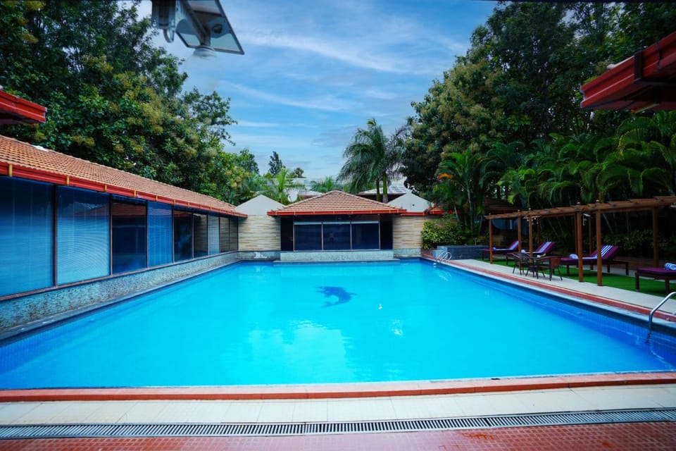 Jal Mahal Resort And Spa Resort in Karnataka