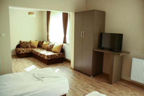 Guest House Central Hotel in Decentralized Administration of Macedonia and Thrace