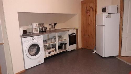La Maison en Cezallier - Roses Hotel in Auvergne-Rhône-Alpes