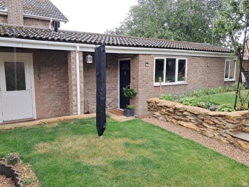 Robin's nest Lodge in England