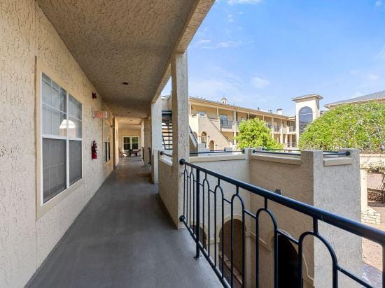 Breathtaking Lake Views and Expansive Amenities - Heavenly Oasis Hotel in Lago Vista