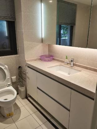 Sunflower Homestay (Hangzhou Liangzhu Cultural Village Surrounding Liangzhu Metro Station Branch) Hotel in Hangzhou