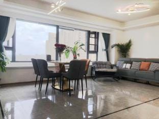 Hangzhou Metro Exit Cozy Entire Homestay (Linping New Town Branch) Hotel in Hangzhou