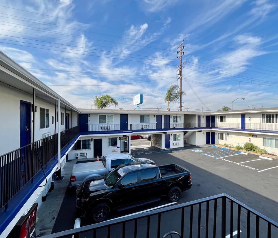 Del Aire Inn Hotel Motel in Hawthorne