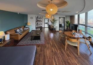 10m Floor-to-Ceiling Window American Luxury Homestay (Changfeng Park Area) Hotel in Shanghai