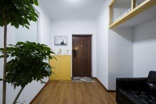 Yingtian Small Stay Homestay (Nanjing Confucius Temple Sanshan Street Metro Station Branch) Hotel in Nanjing