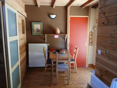 Le Chalet du Parc proche du safari parc de Peaugres Hotel in Auvergne-Rhône-Alpes