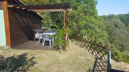 Le Chalet du Parc proche du safari parc de Peaugres Hotel in Auvergne-Rhône-Alpes