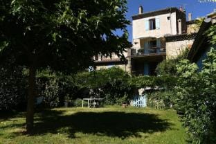 La TULIPE SAUVAGE Hotel in Provence-Alpes-Côte d'Azur