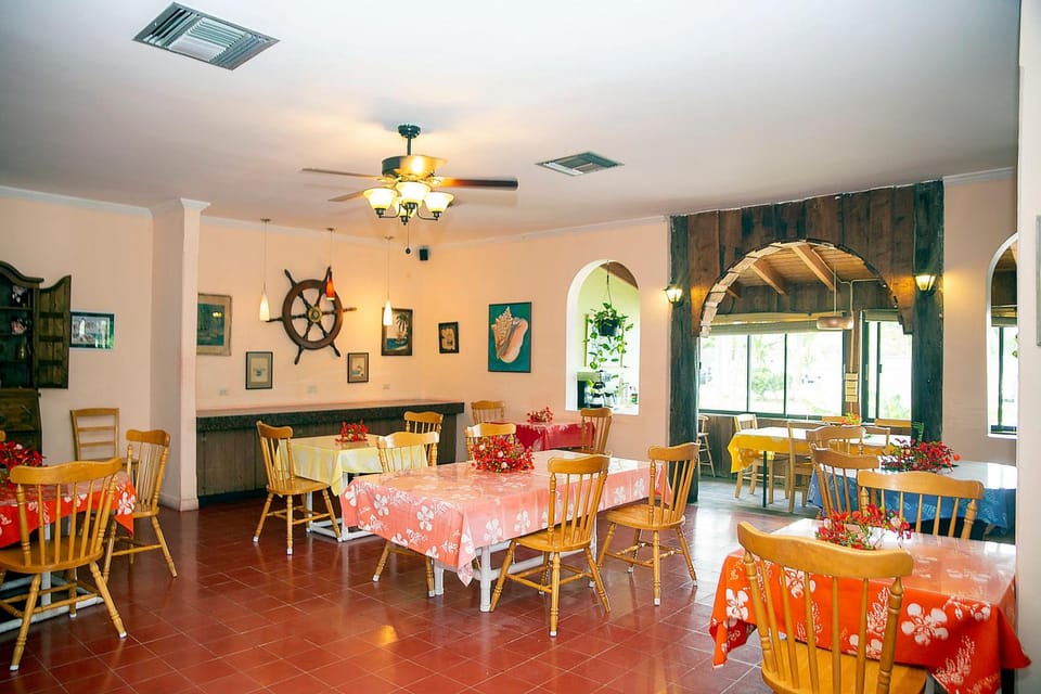 Orange Hill Beach Inn Inn in Nassau