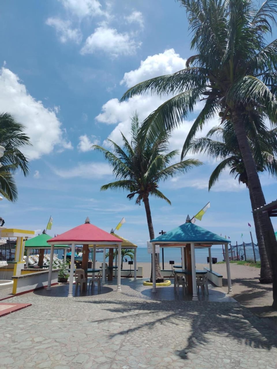 White & Yellow Castle Hotel and Resort Resort in Calabarzon