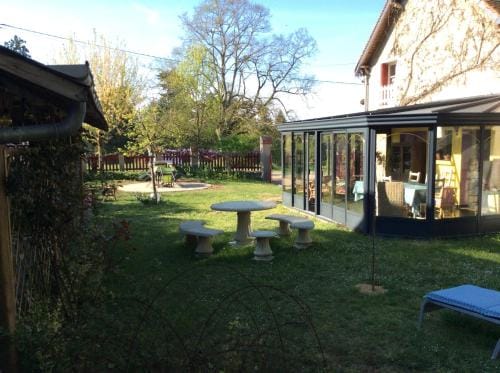 Le Clos Mony Hotel in Centre-Val de Loire