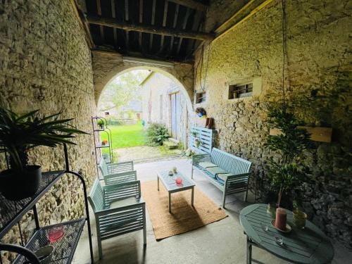 Le Manoir des Doyens Loft - Sleeps 8 - D-Day Museum on-site - Ten Minute Walk to Commonwealth Cemete Hotel in Bayeux