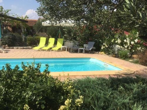 Le Petit Paradis - La Provencale Hotel in Lorgues