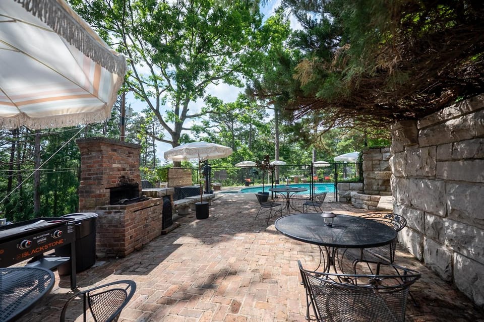 The Woodsman Lodge Hotel in Eureka Springs