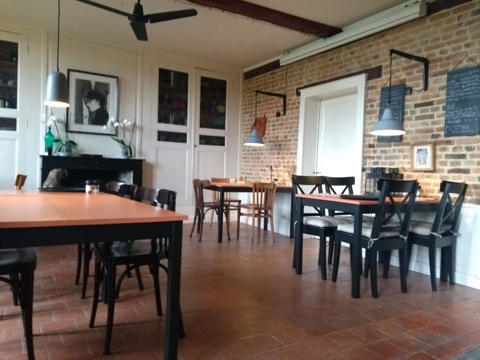 Chambre d'hotes L'Ermite Hotel in Wallonia, Belgium