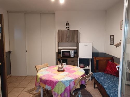 Chambre les flamants, climatisation, avec vue imprenable sur les etangs, petit dejeuner offert Hotel in Saintes-Maries-de-la-Mer