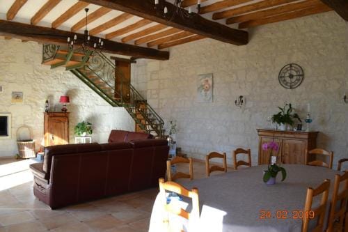 LES CHAMBRES D HOTES DU LAVOIR Hotel in Centre-Val de Loire