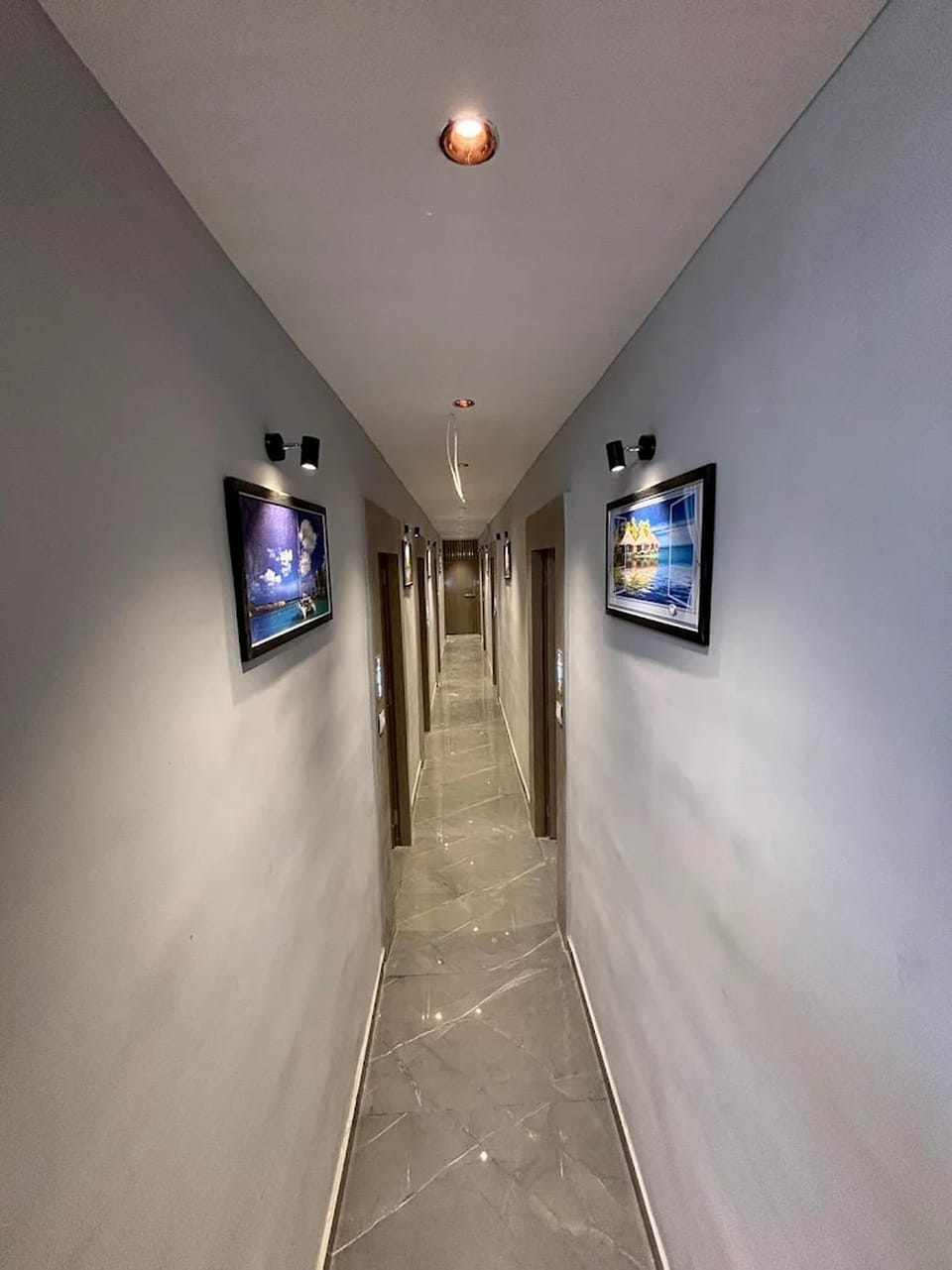 Hotel Royal Look Hotel in Ahmedabad