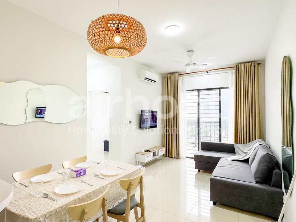 Shared lounge/TV area