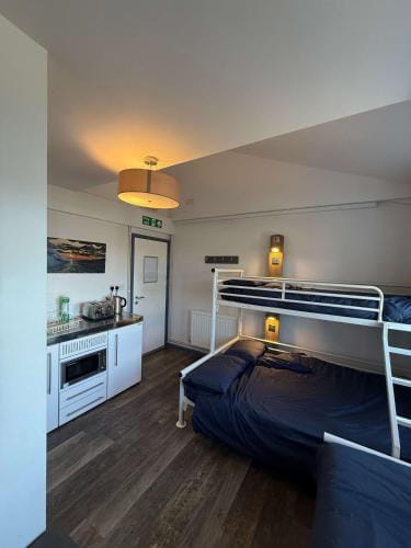 Family Room Hostel in Perranporth