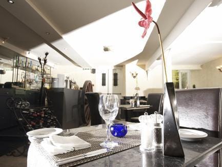 The County Hotel - Self Check-In, Ultra Fast WI-FI Hotel in England
