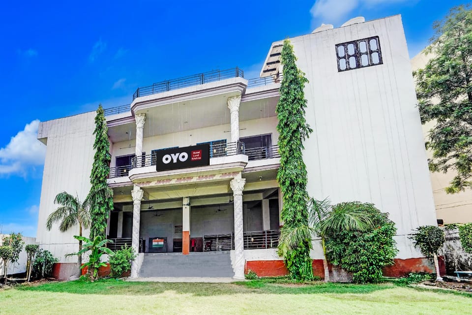 Hotel O by OYO Lord Krishna Hotel in Uttar Pradesh