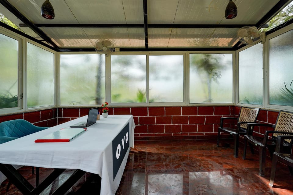 SPOT ON Mango Leaf Restaurant Hotel in Bengaluru