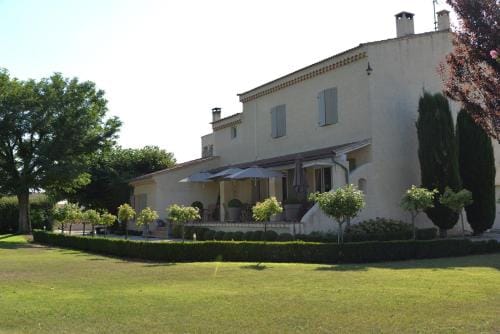 Domaine Des Ecureuils Hotel in Carpentras