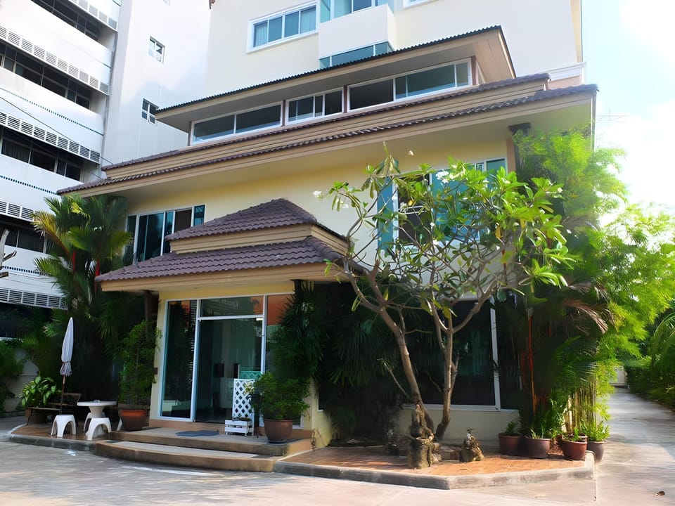 Kanavera Sriracha Hotel & Serviced Apartment Apartment hotel in Chon Buri Changwat