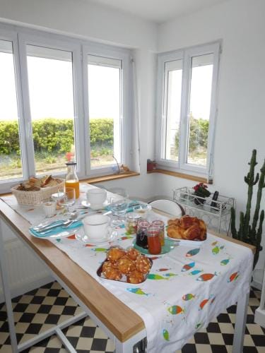 "Lumiere du Cap" vue mer B&B a la VILLA PLEIN VENT Hotel in Barneville-Carteret
