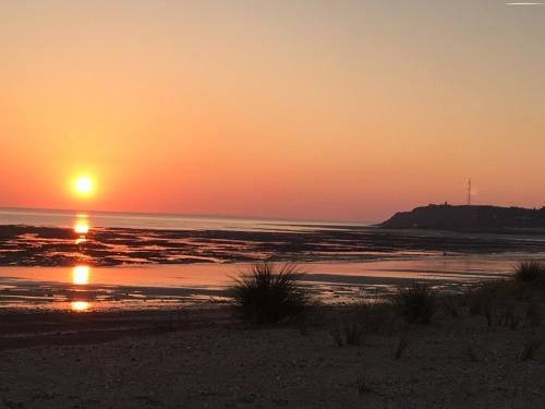 "Lumiere du Cap" vue mer B&B a la VILLA PLEIN VENT Hotel in Barneville-Carteret