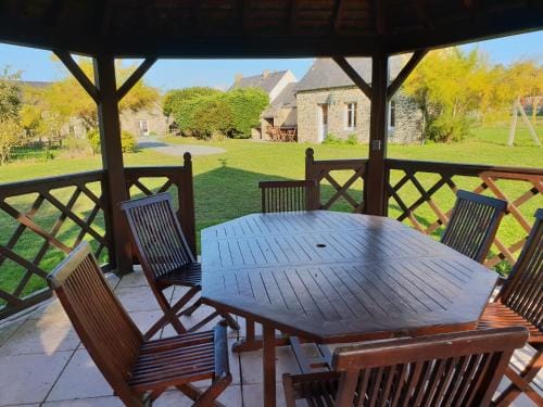 lesroses1680 Hotel in Normandy