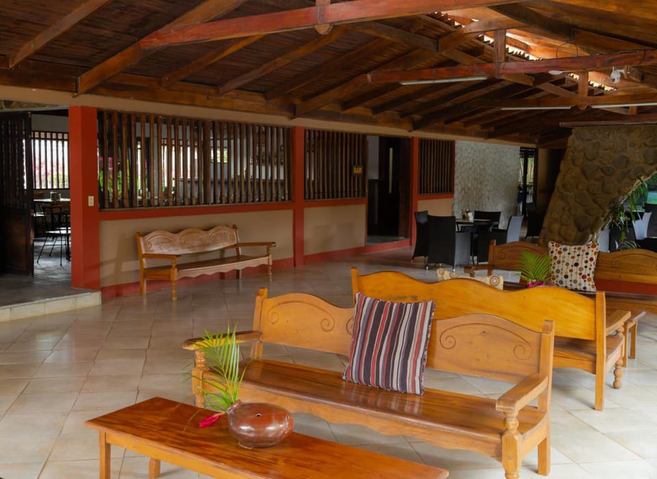 Hotel Las Espuelas, Bar & Restaurant Hotel in Liberia