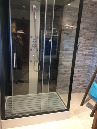 Chambres d'Hotes LES VERGERS DE LOUISE Hotel in Auvergne-Rhône-Alpes