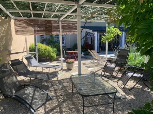 Chambres d'Hotes LES VERGERS DE LOUISE Hotel in Auvergne-Rhône-Alpes