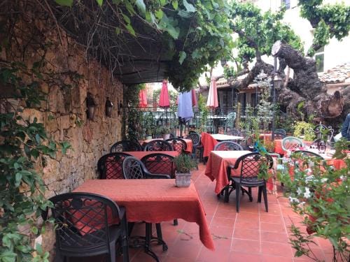 Le Provencal Hotel in Aups
