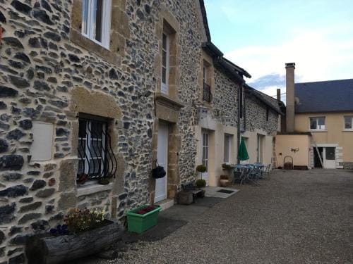 AUX PORTES D'AUBRAC studio 2 personnes Hotel in Auvergne-Rhône-Alpes