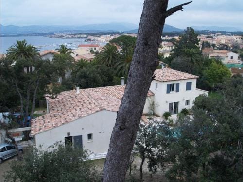 ChambreStudio bord de mer, Piscine Hotel in Six-Fours-les-Plages