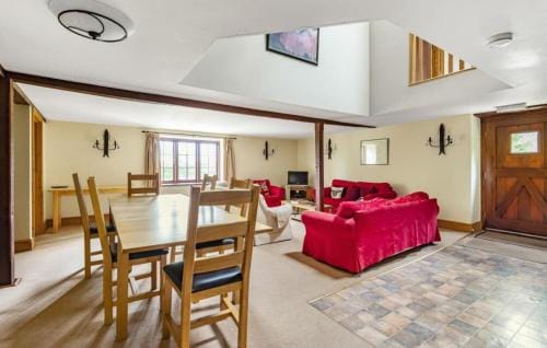 Brynderwen Barn Hotel in Wales
