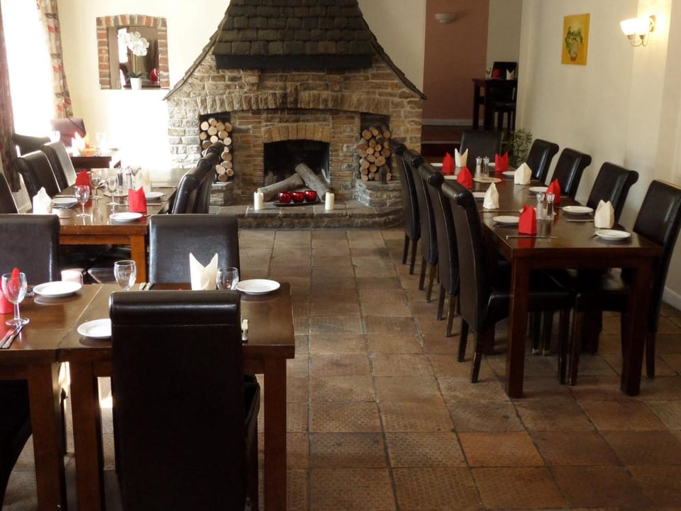 The Poachers Inn Hotel in North Dorset District