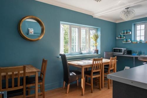 Clovelly Guest House Hotel in Lyme Regis