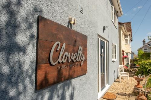 Clovelly Guest House Hotel in Lyme Regis