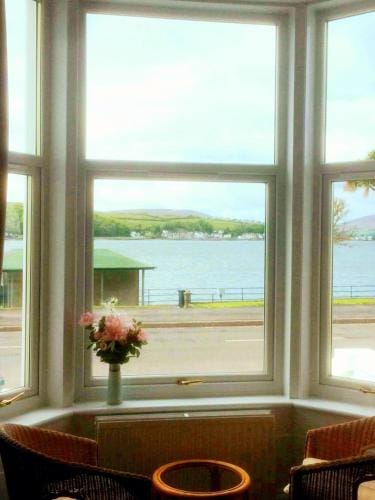 Commodore Guesthouse, Seaside Holiday Suites Hotel in Scotland