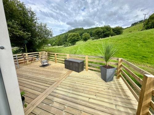 Mid Wales Luxury Huts Lodge in Wales