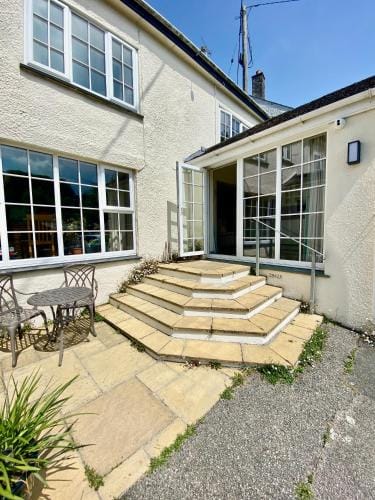 Lynwood House Bed and Breakfast Hotel in England