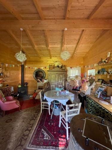 Acorn Glade Glamping York Lodge in England