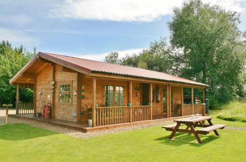Acorn Glade Glamping York Lodge in England