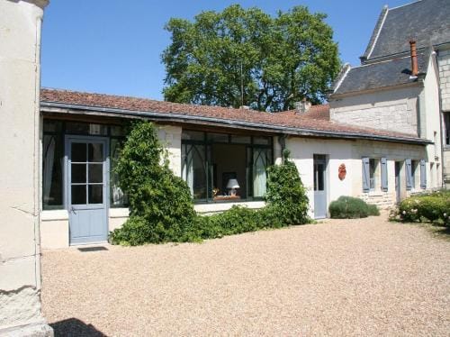Chateau de Bournand B&B Hotel in Centre-Val de Loire