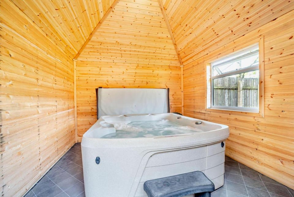 La Fortuna Lodges Chalet in Scotland
